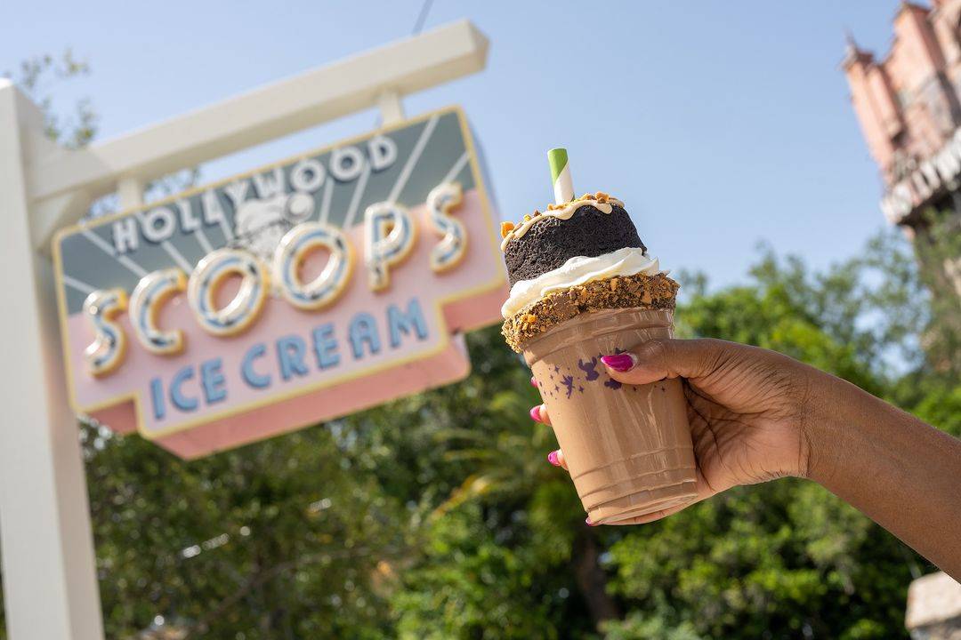 Hollywood Scoops rolls out Chocolate-Peanut Butter Milk Shake Doughnut combo this September
