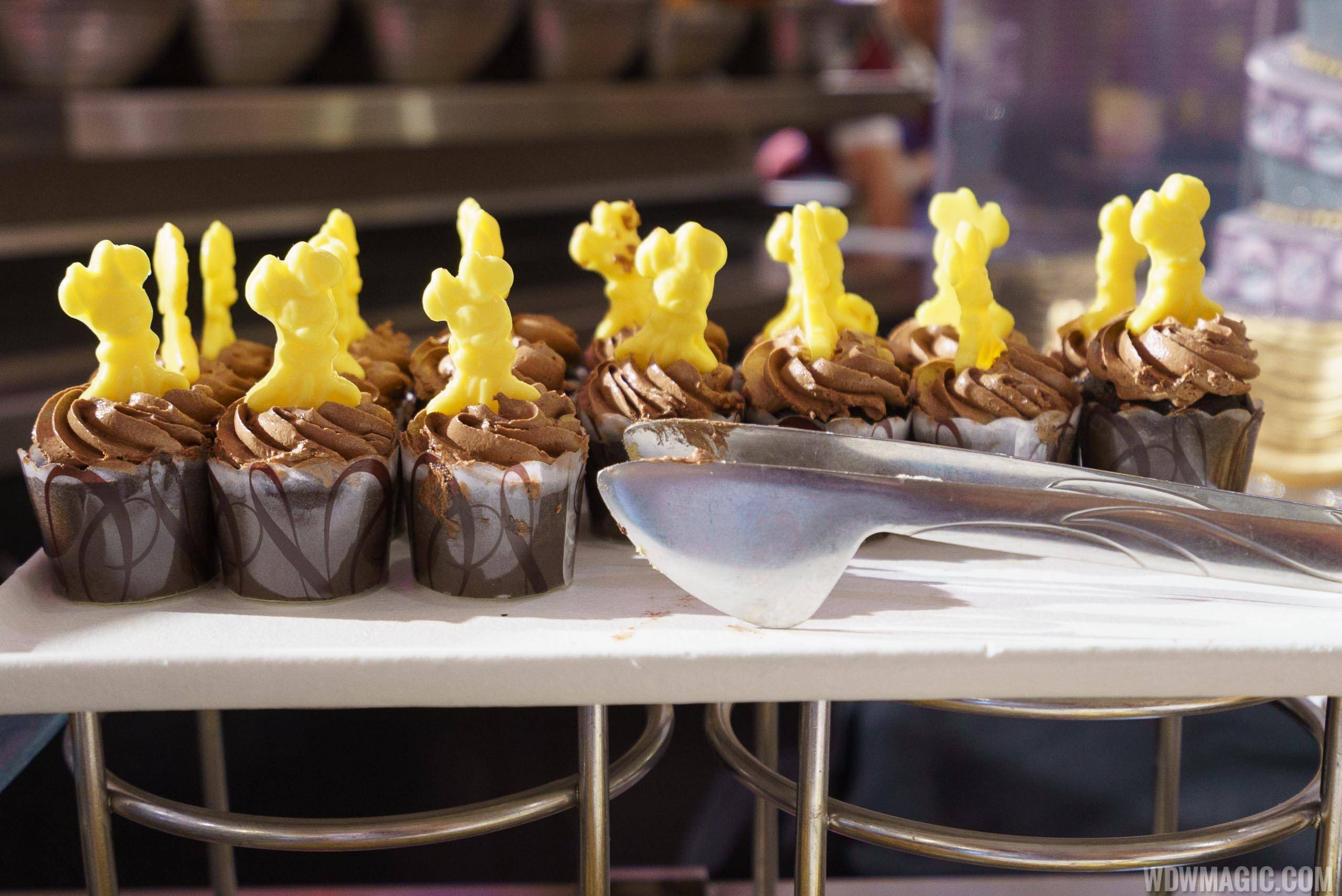 Hollywood and Vine buffet - Cup Cakes