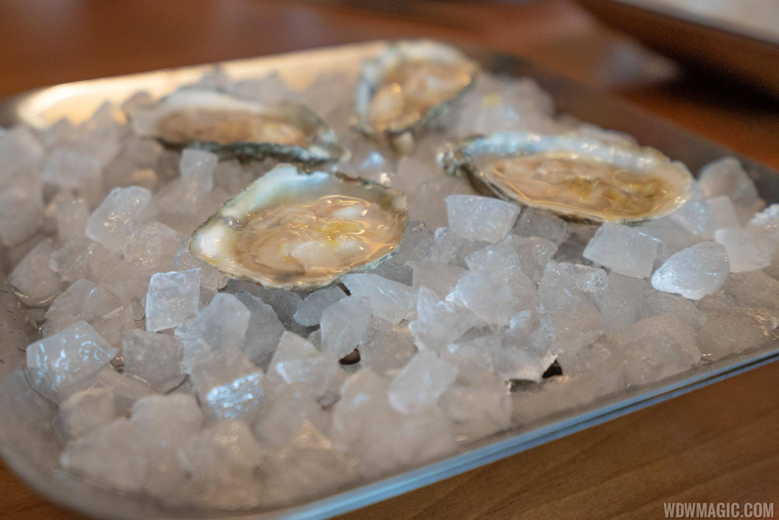 Chef's tasting menu: José's Way - Oysters with lemon, gin and tonic