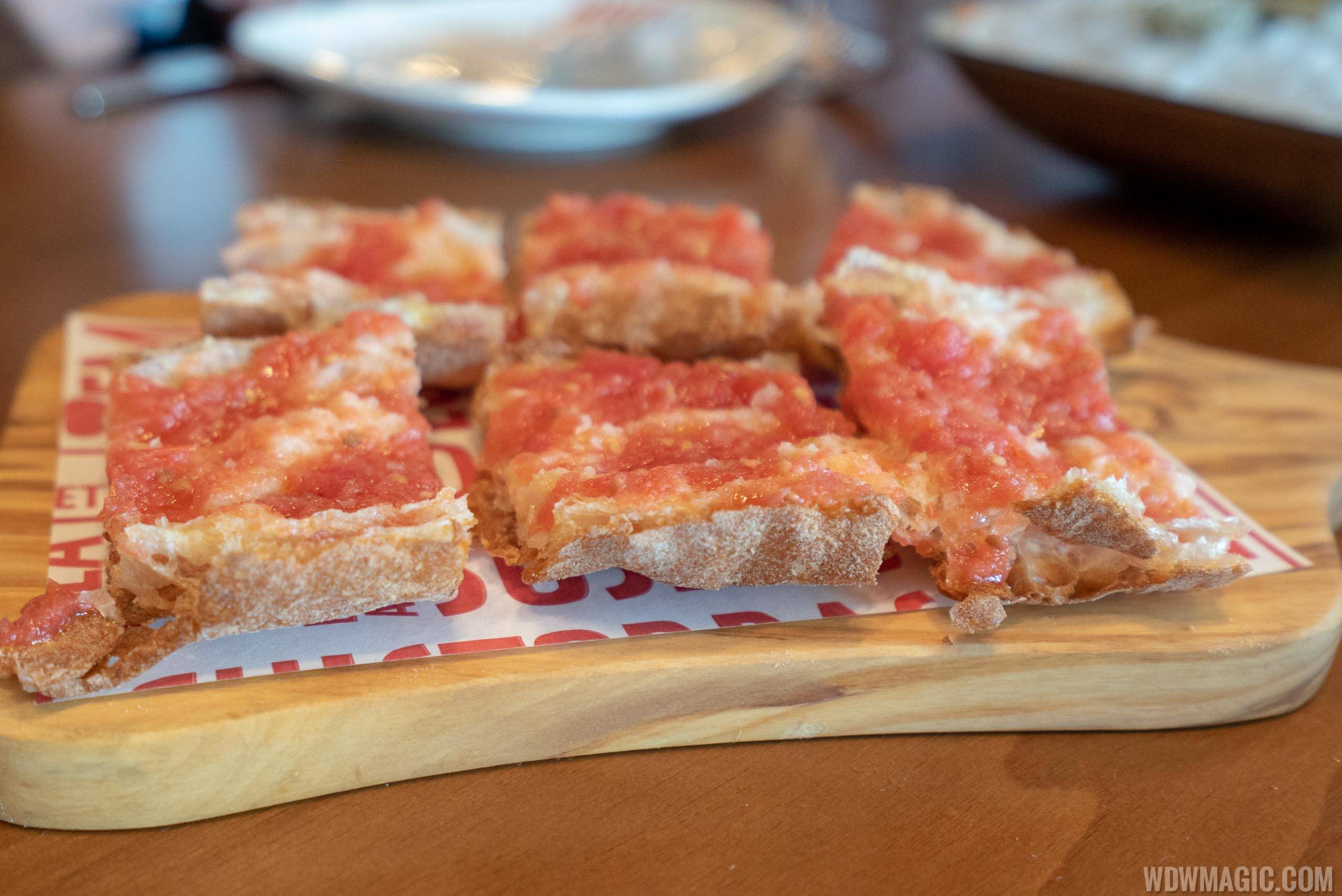 Chef's tasting menu: José's Way - Toasted slices of uniquely crispy and ethereal bread brushed with fresh tomato