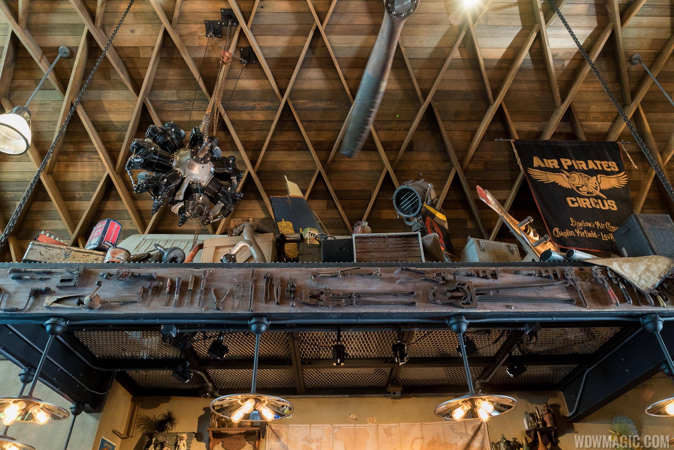 Jock Lindsey's Hangar Bar - Artifacts