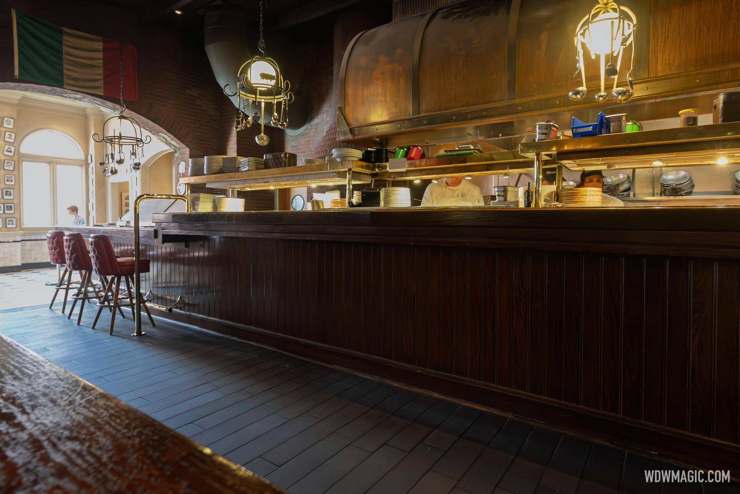 Mama Melrose's Ristorante Italiano Overview