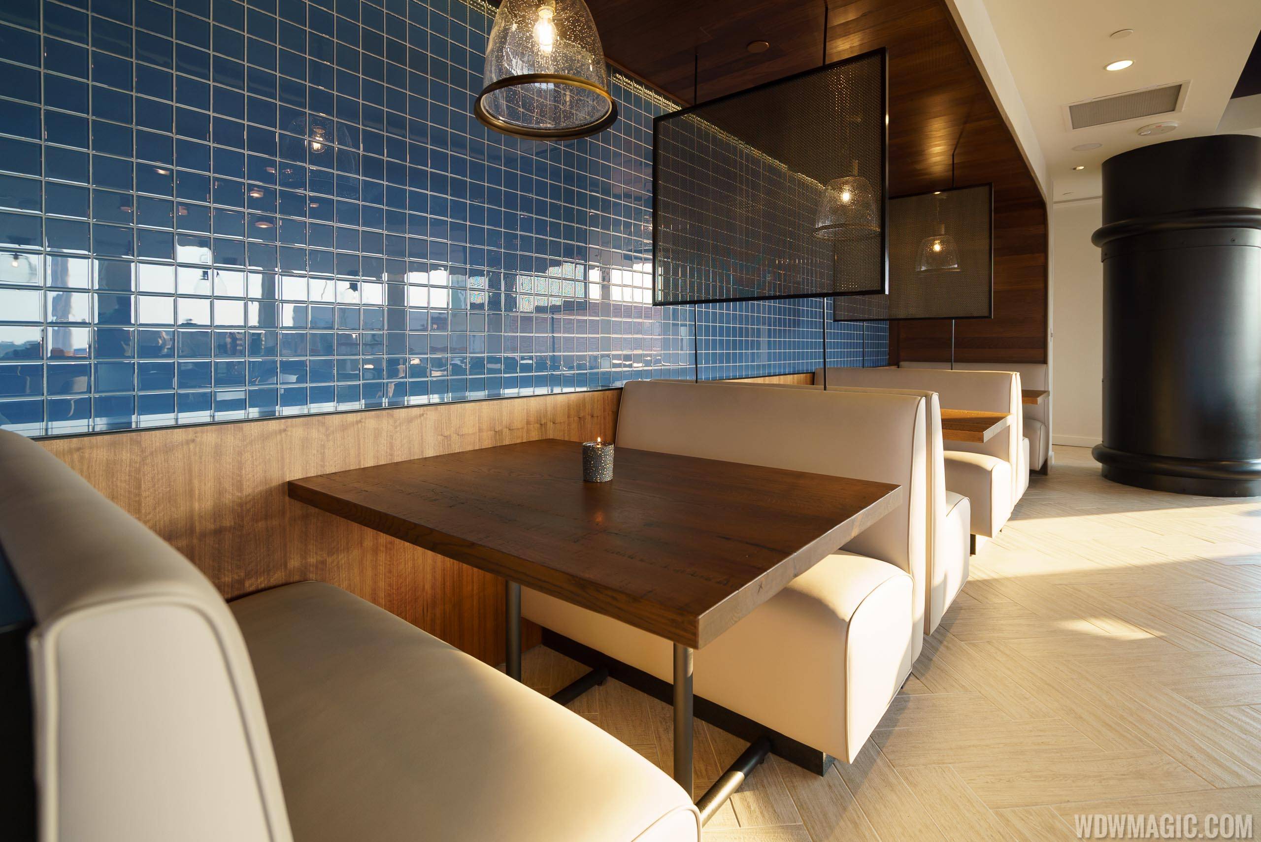 Paddlefish - Mid-deck bow dining room booths