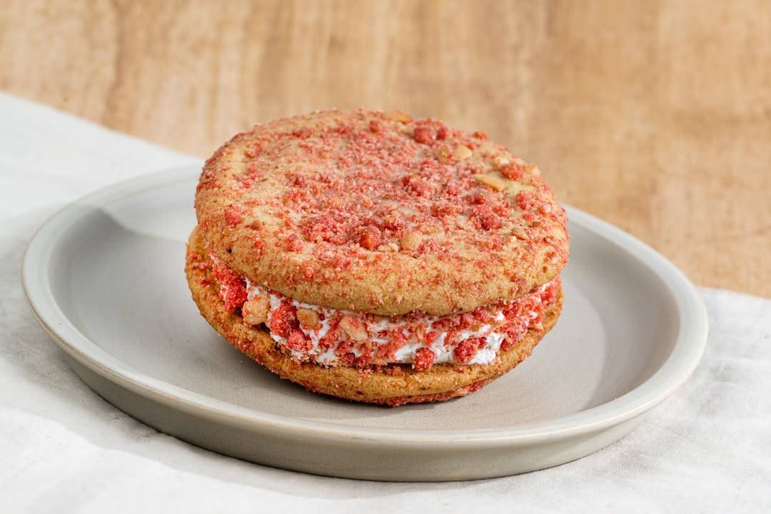 Strawberry Shortcake Ice Cream Sandwich – Dino-Bite Snacks