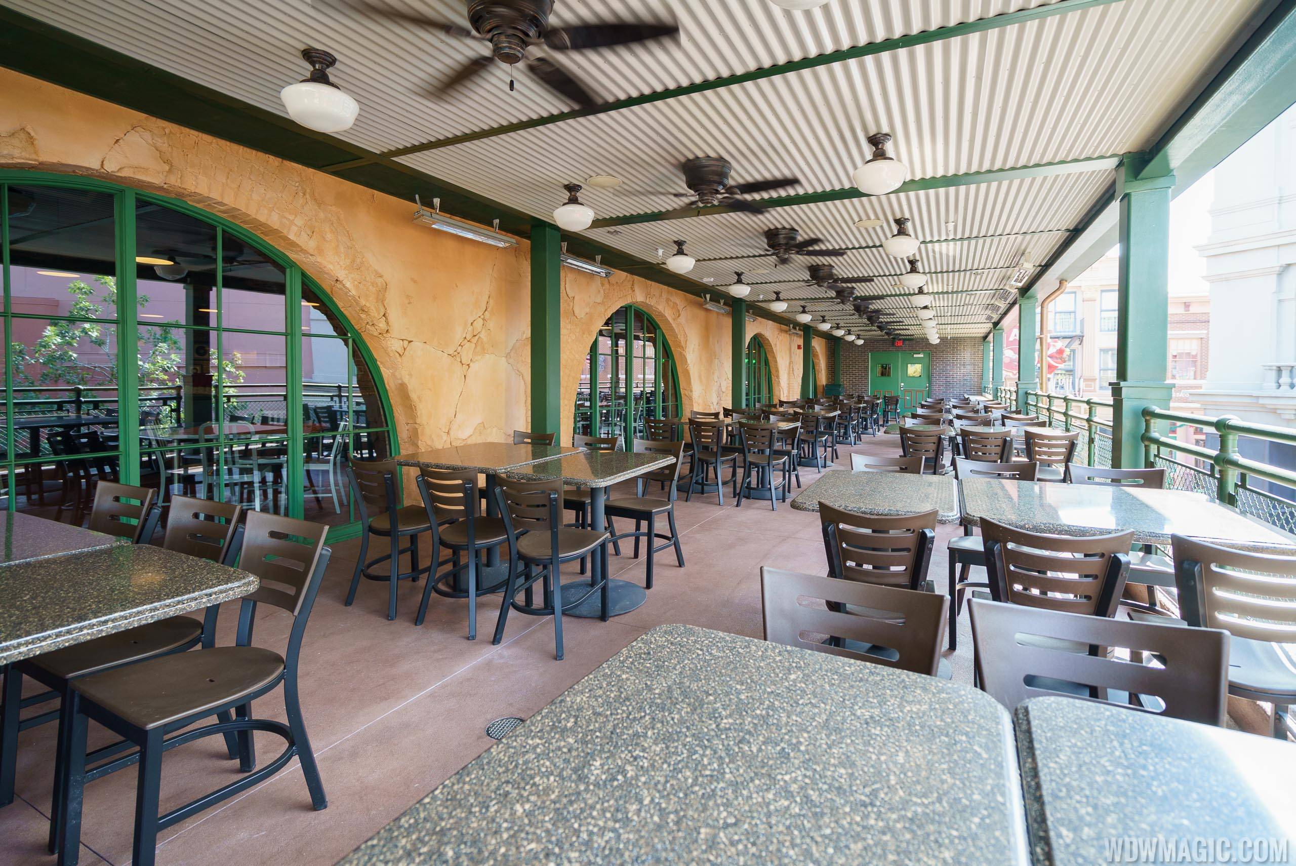 Inside PizzeRizzo - Second level outdoor balcony dining