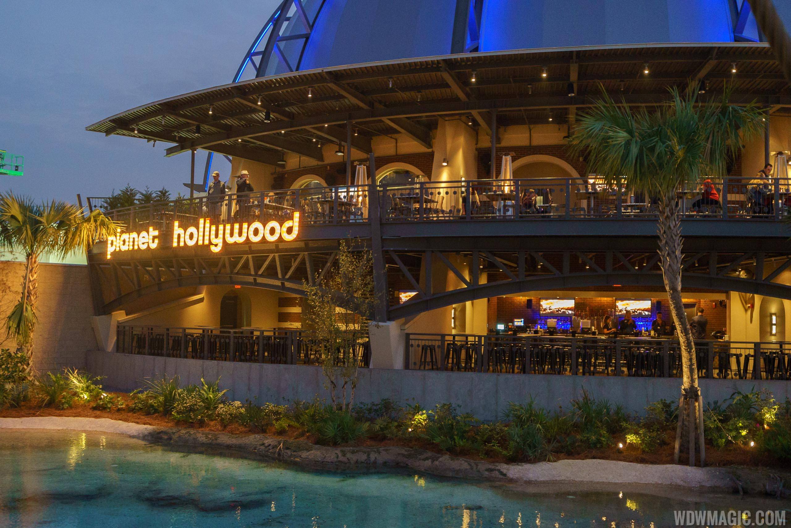 Planet Hollywood Observatory - Stargazers Lounge and Outdoor dining