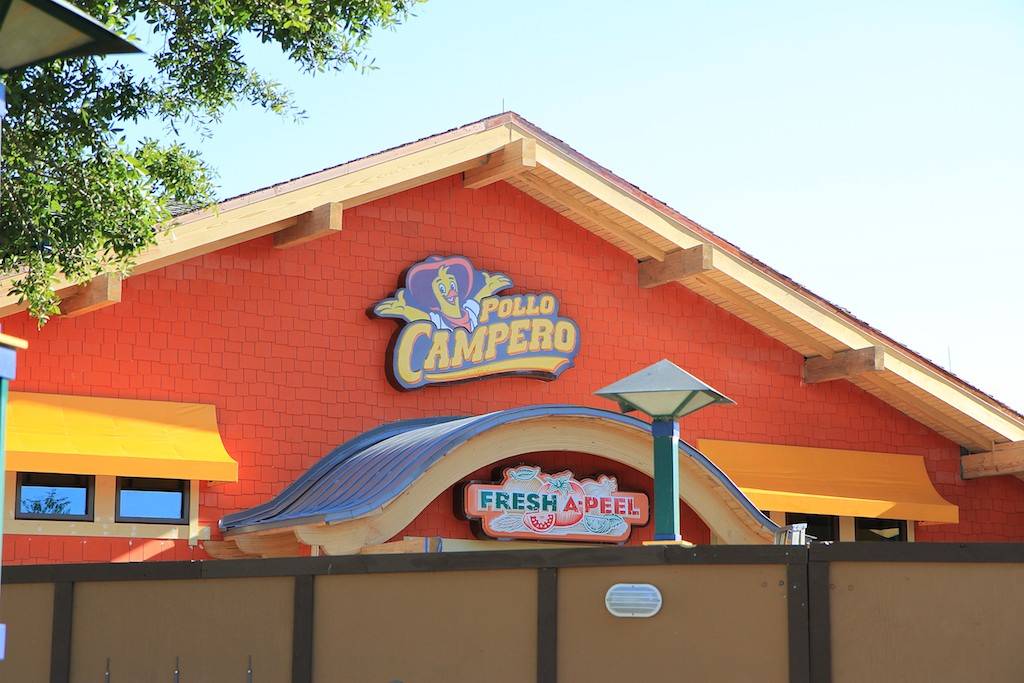 Signage and exterior details now up at Pollo Campero