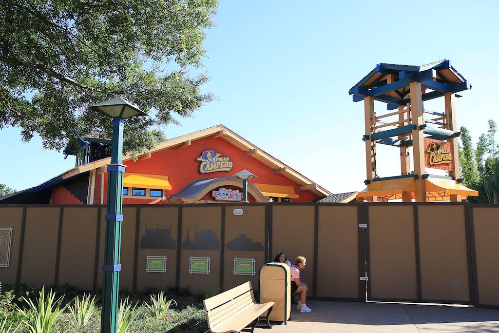 Signage and exterior details now up at Pollo Campero