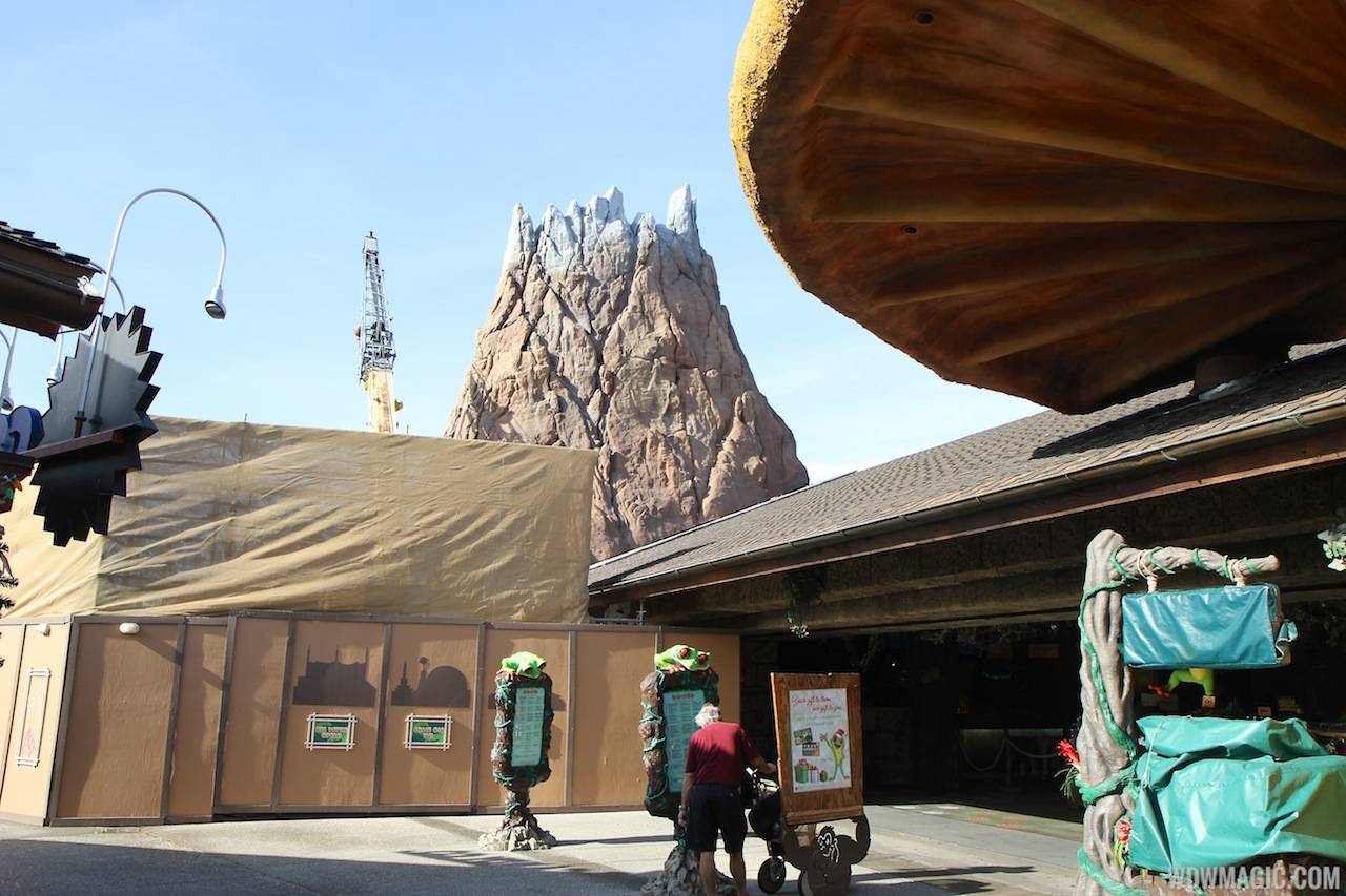 PHOTOS - Latest look at the Rainforest Cafe volcano rebuild