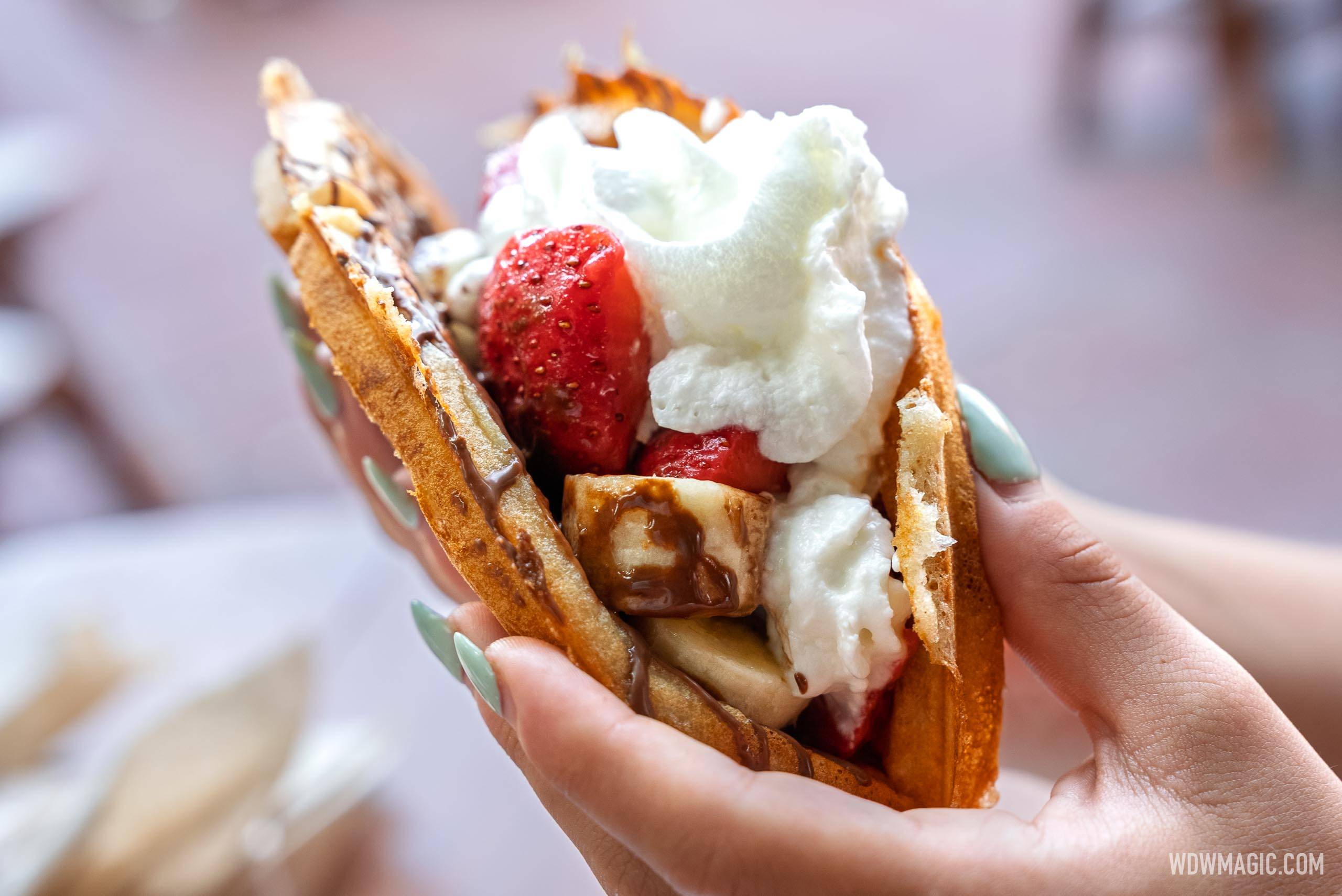 Sleepy Hollow Snacks - Waffle with Chocolate-Hazelnut Spread