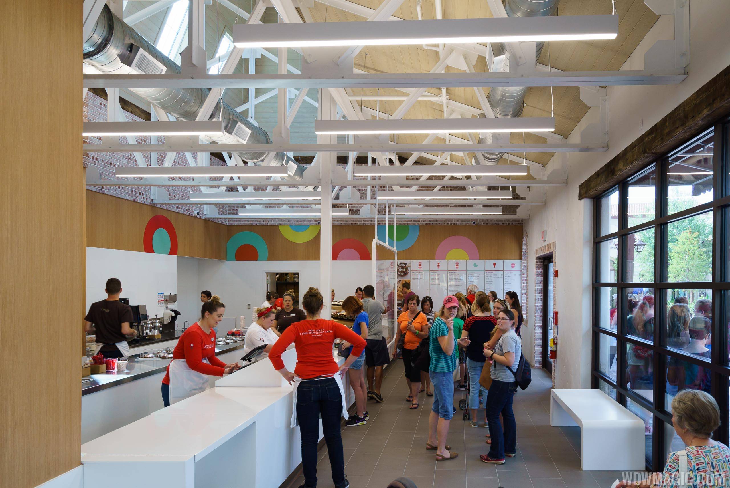 Overview of the interior space at Sprinkles Disney Springs