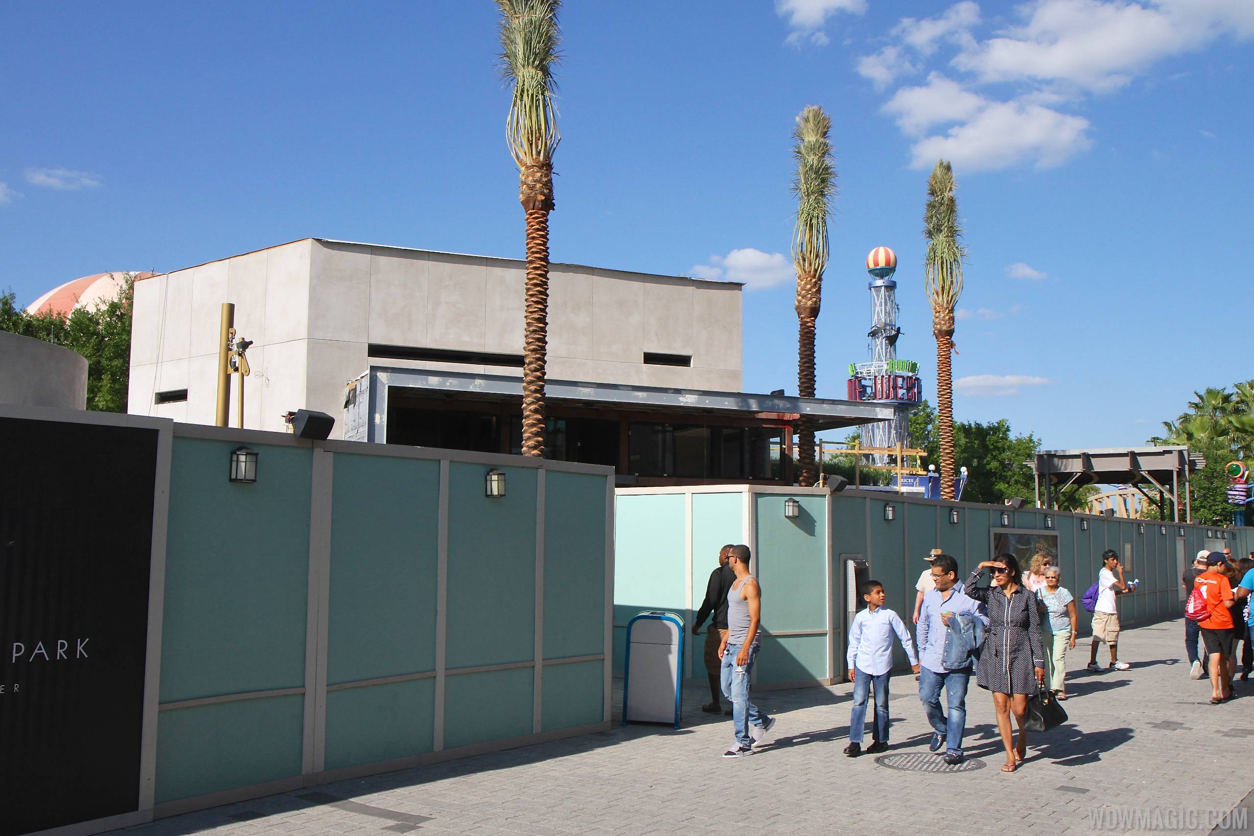 PHOTOS - Grass roof now in place on the Starbucks West Side at Downtown Disney