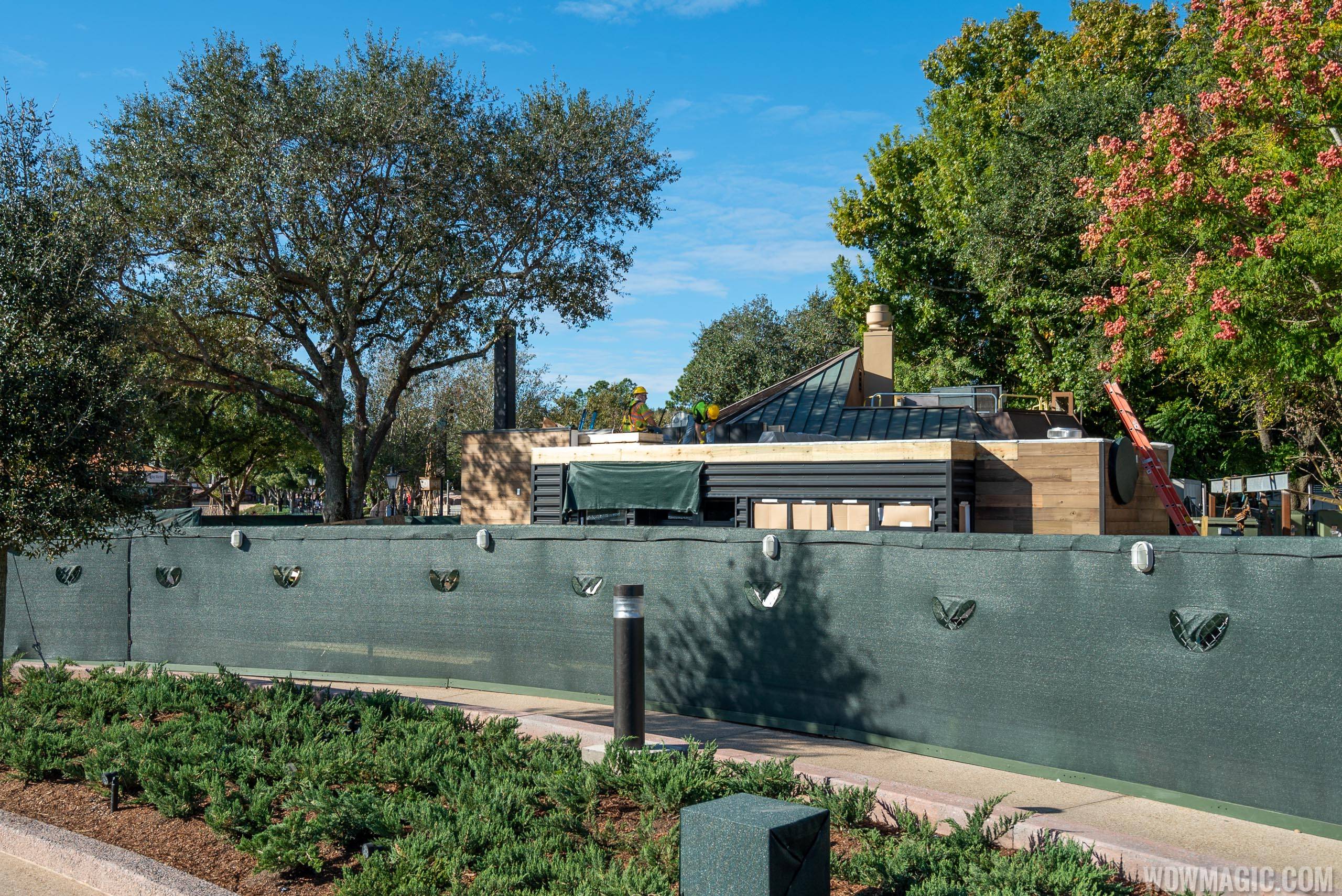 PHOTOS - Construction of the new Starbucks temporary location in World Showcase