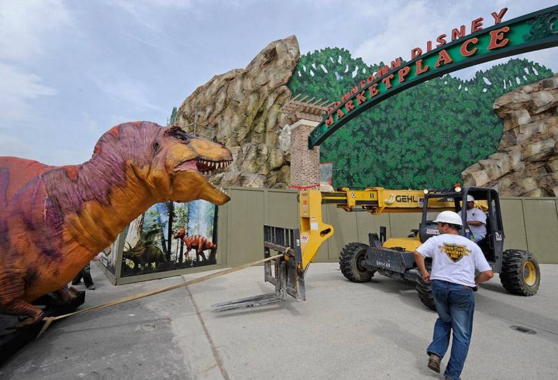 Interior show dinosaur gets delivered to T-REX