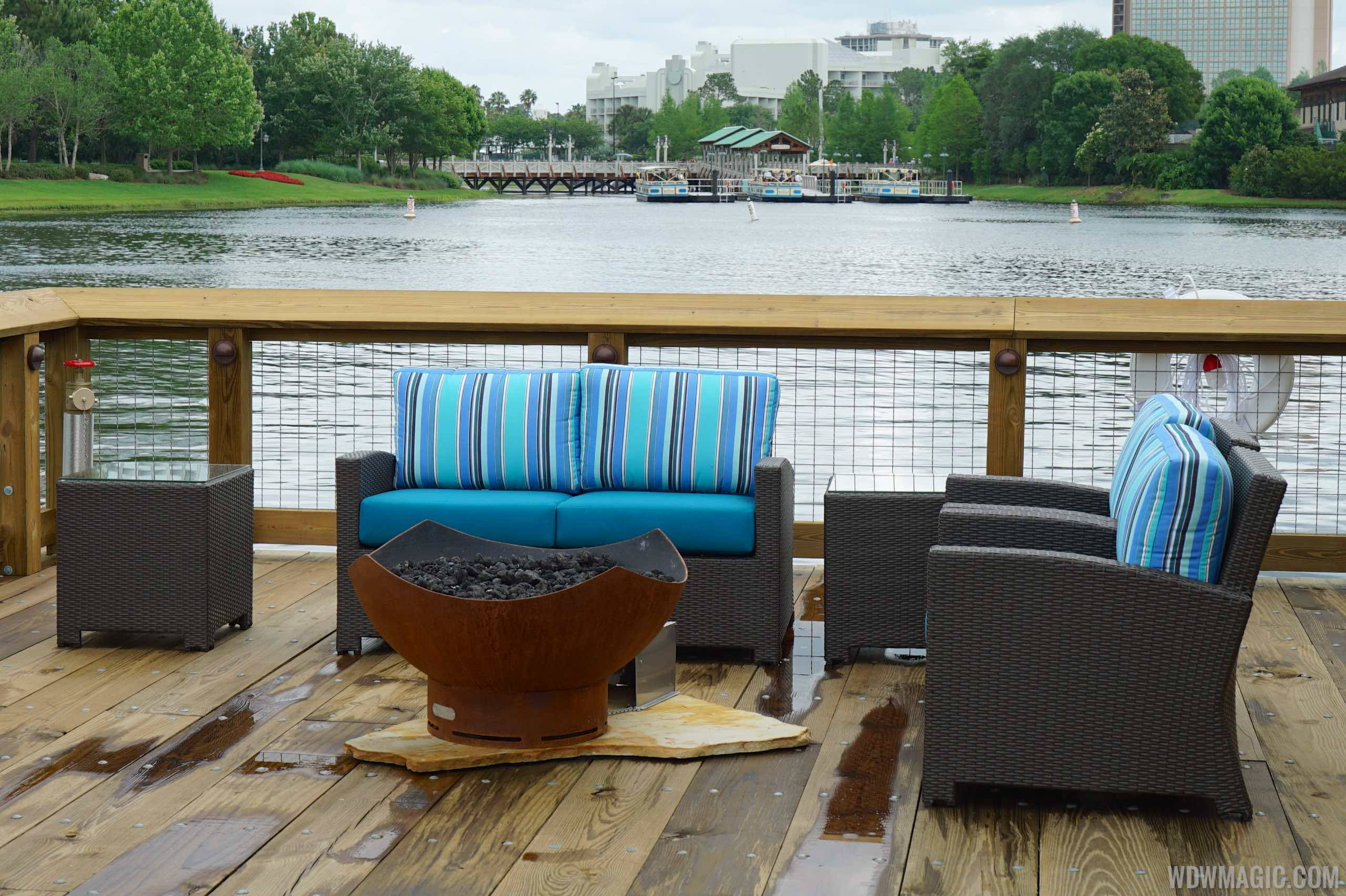 The BOATHOUSE - Outdoor seating