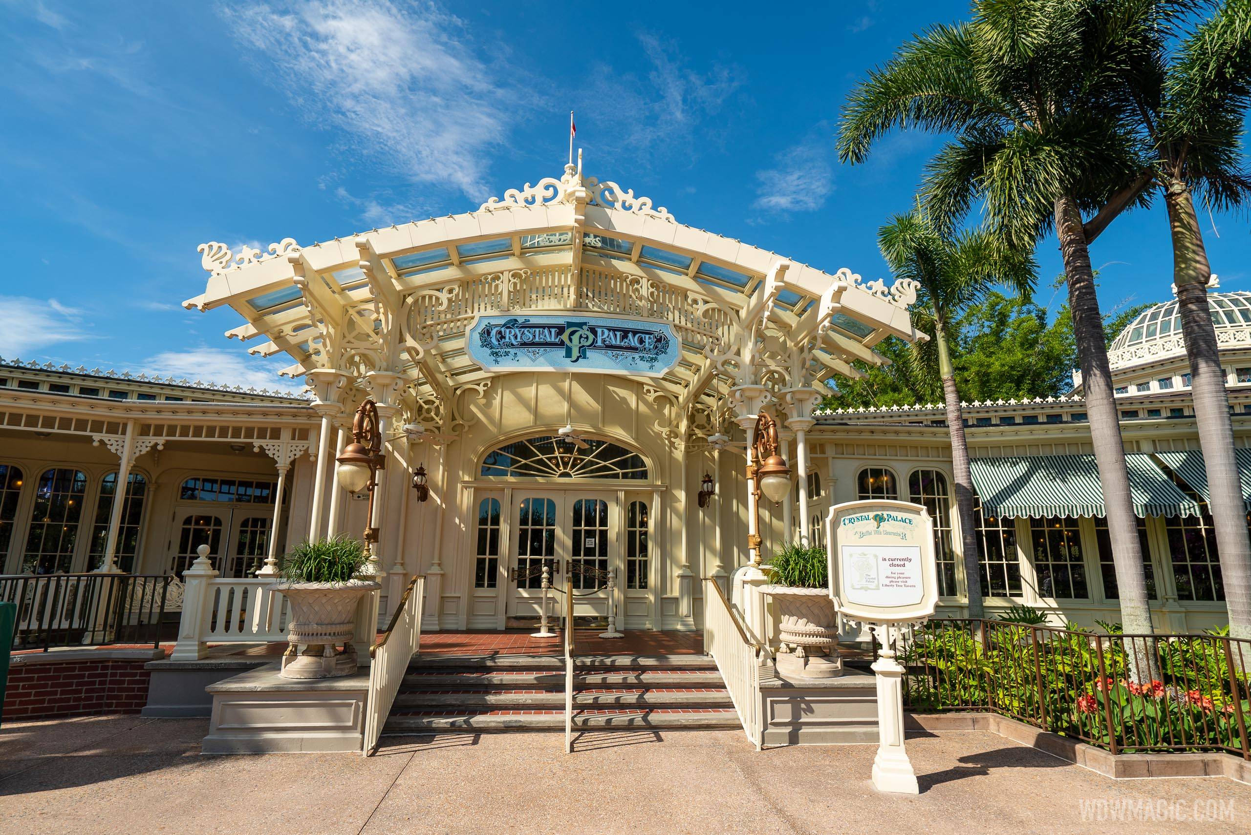 Character breakfast dining returning to The Crystal Palace at Walt Disney World