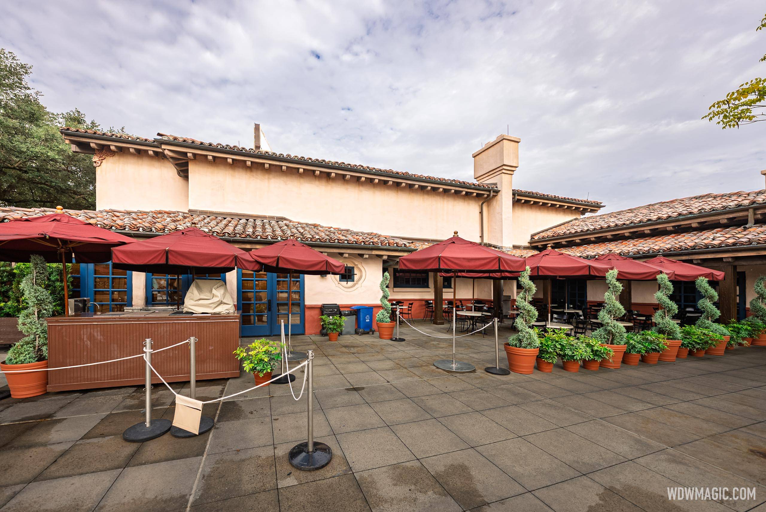 The Hollywood Brown Derby Lounge Patio Moves to Former Starring Rolls Spot During Refurb