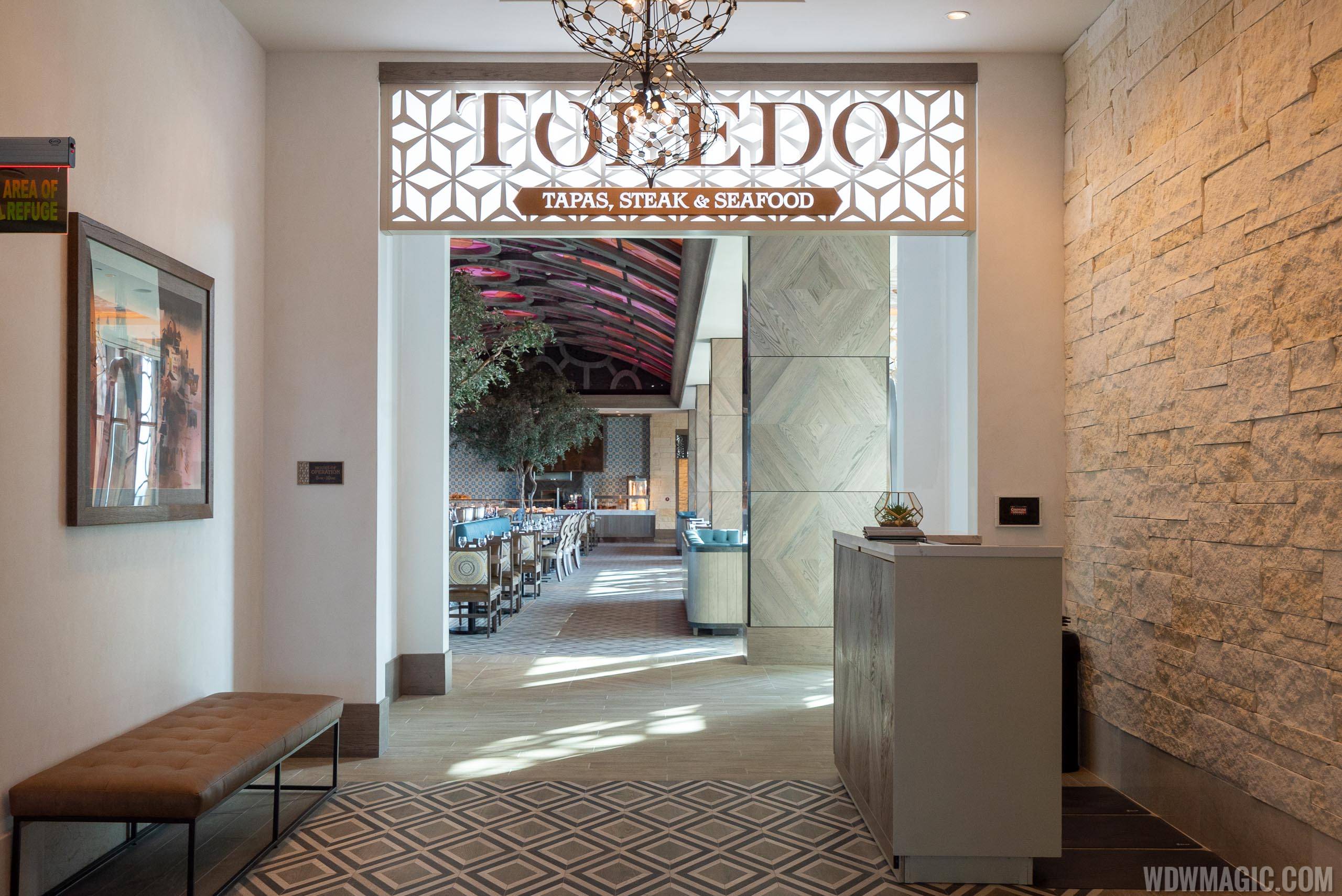 Toledo dining room overview