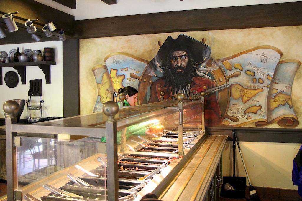 "El Pirata Y el Perico Restaurante" name changed to "Tortuga Tavern"