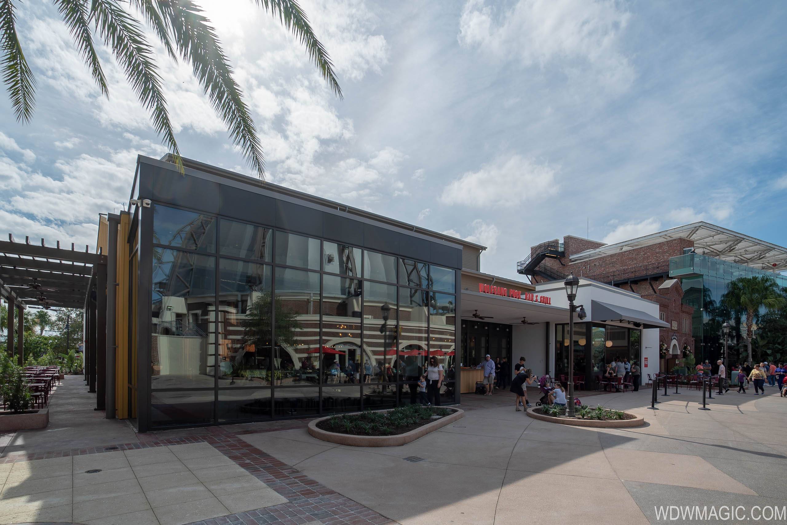 Wolfgang Puck Bar and Grill