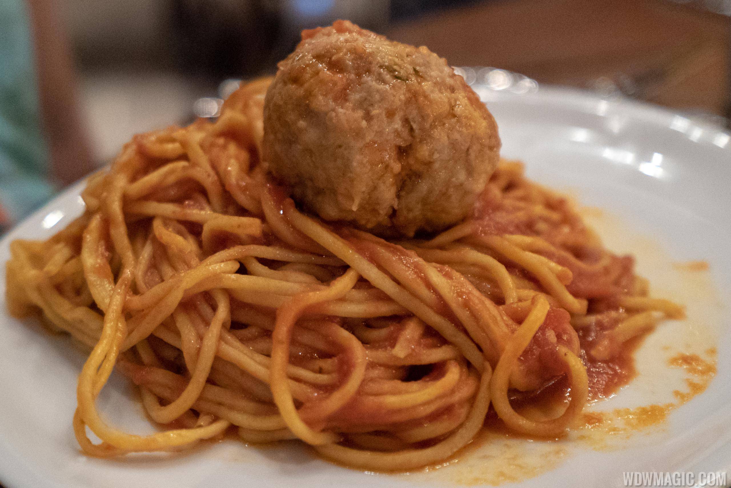 Wolfgang Puck Bar and Grill - Kid's Spaghetti with Tomato Sauce and Meatball