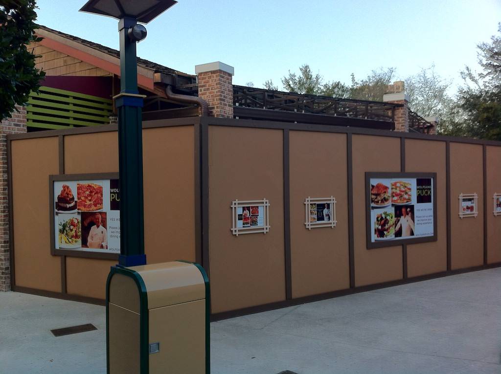 PHOTO - Wolfgang Puck Express Marketplace improvements to dining room