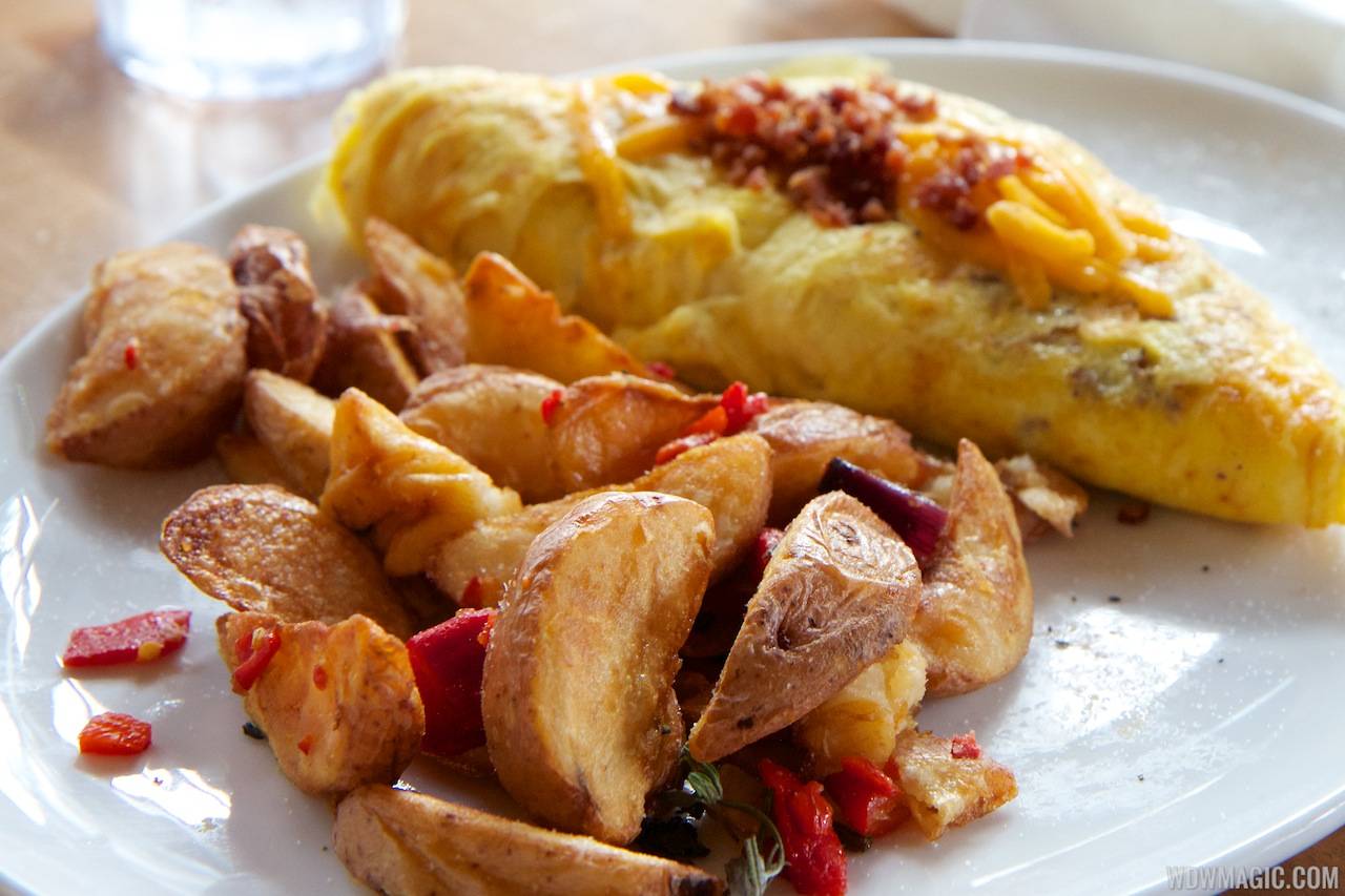 Wolfgang Puck Express Marketplace breakfast - Sausage, Bacon and Cheddar Omelet $13