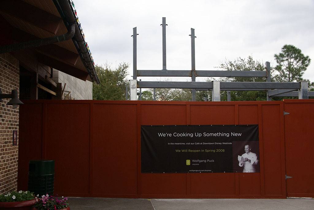 Wolfgang Puck Express Marketplace location closed and under major refurbishment until Spring 2008