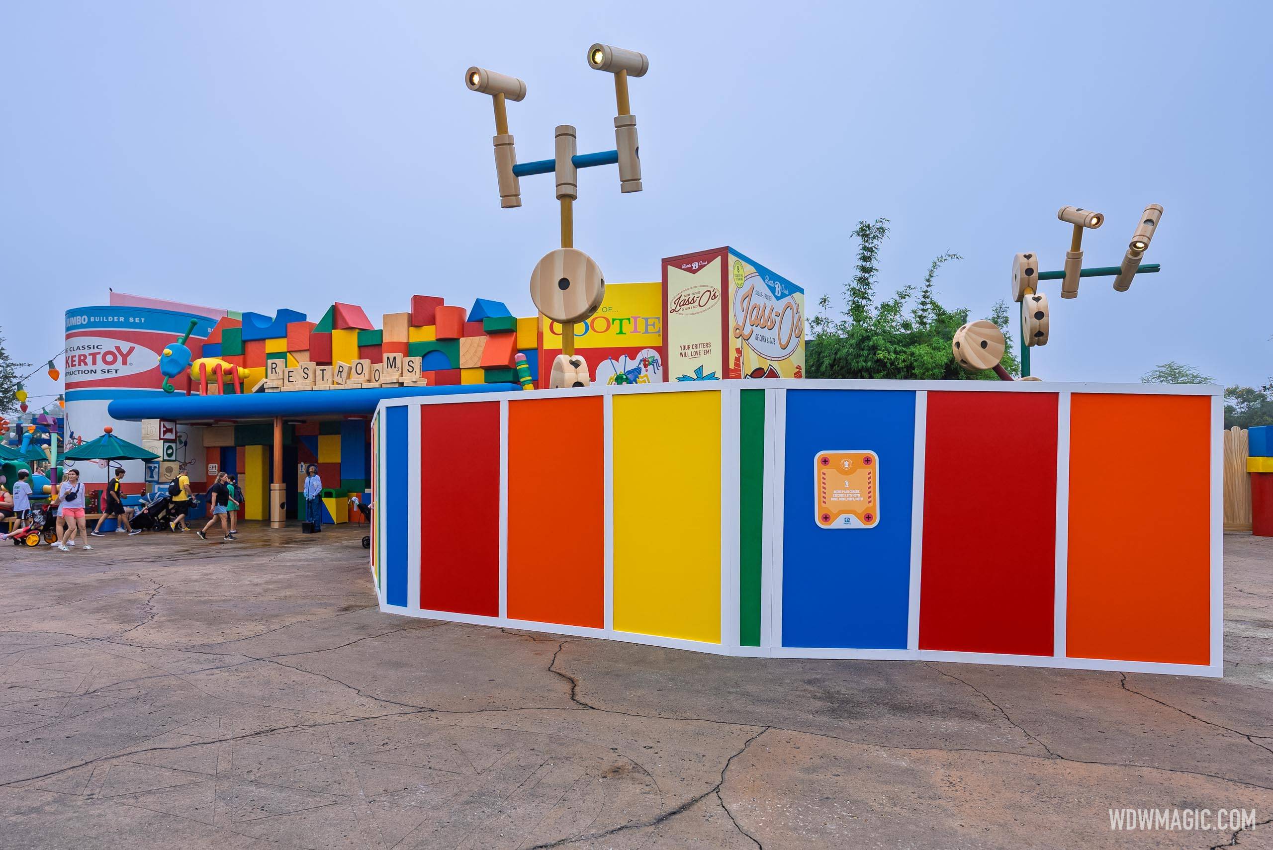 Woodys-Lunch-Box_Full_61214.jpg