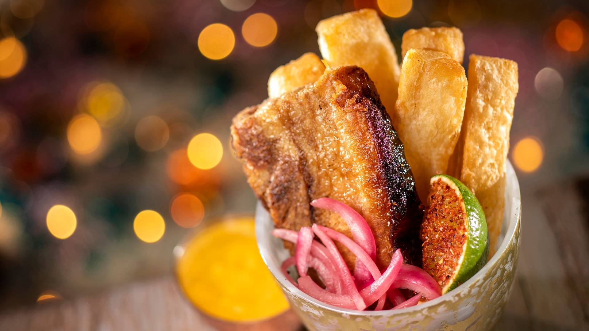 Yuca con Chicharrón