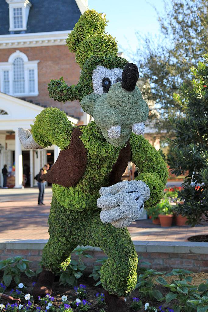 Photo tour around the 2010 Epcot International Flower and Garden Festival opening day