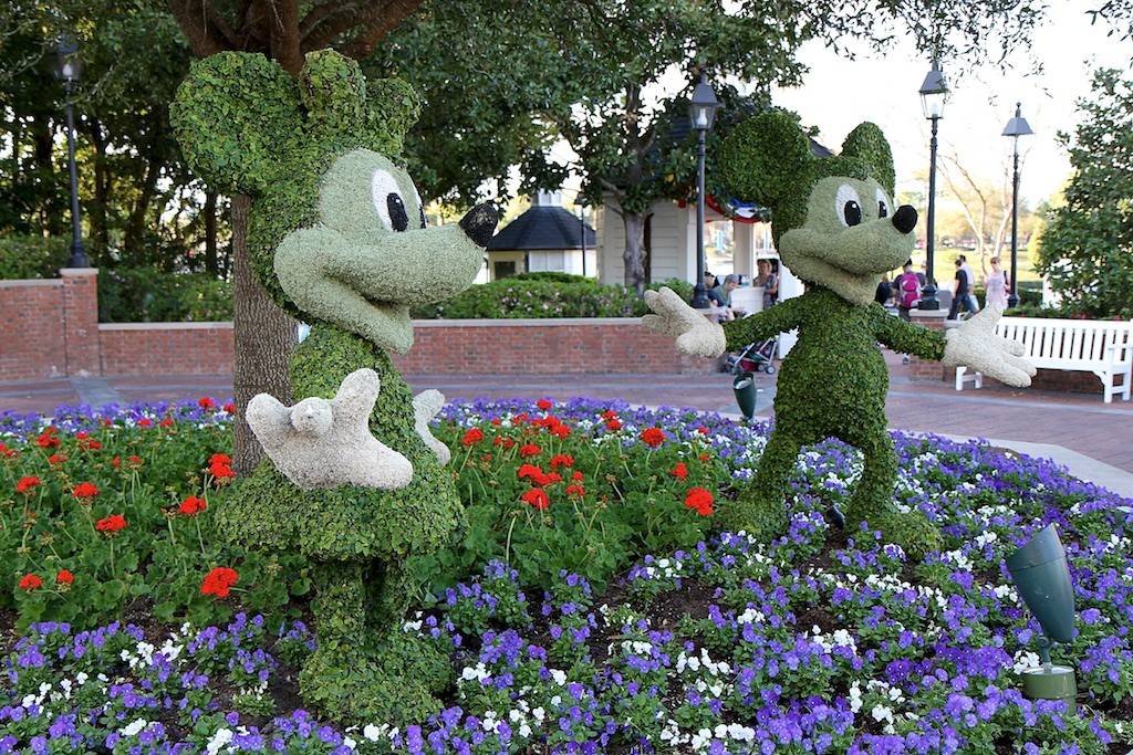 Mickey and Minnie topiary infront of the American Adventure