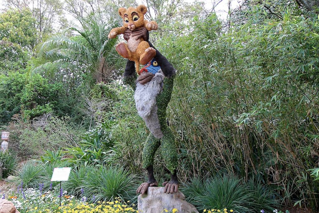 Simba and Rafiki topiary at the Outpost