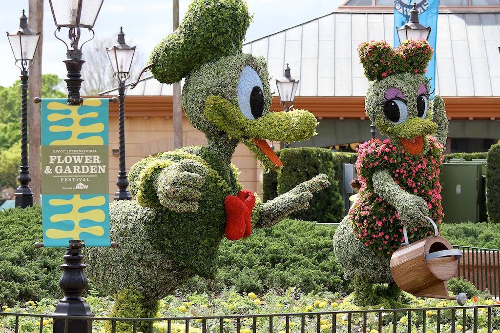 Donald and Daisy Topiary