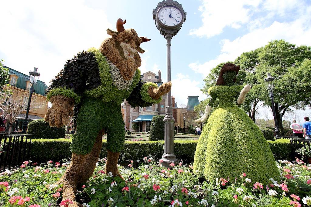 Beauty and the Beast Topiary in France