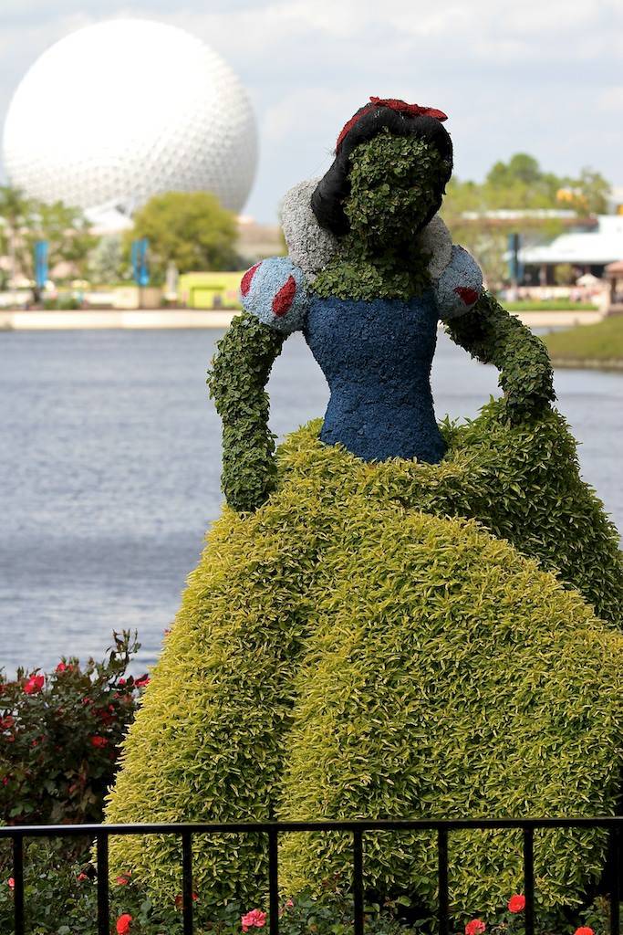 2012 Flower and Garden Festival topiary