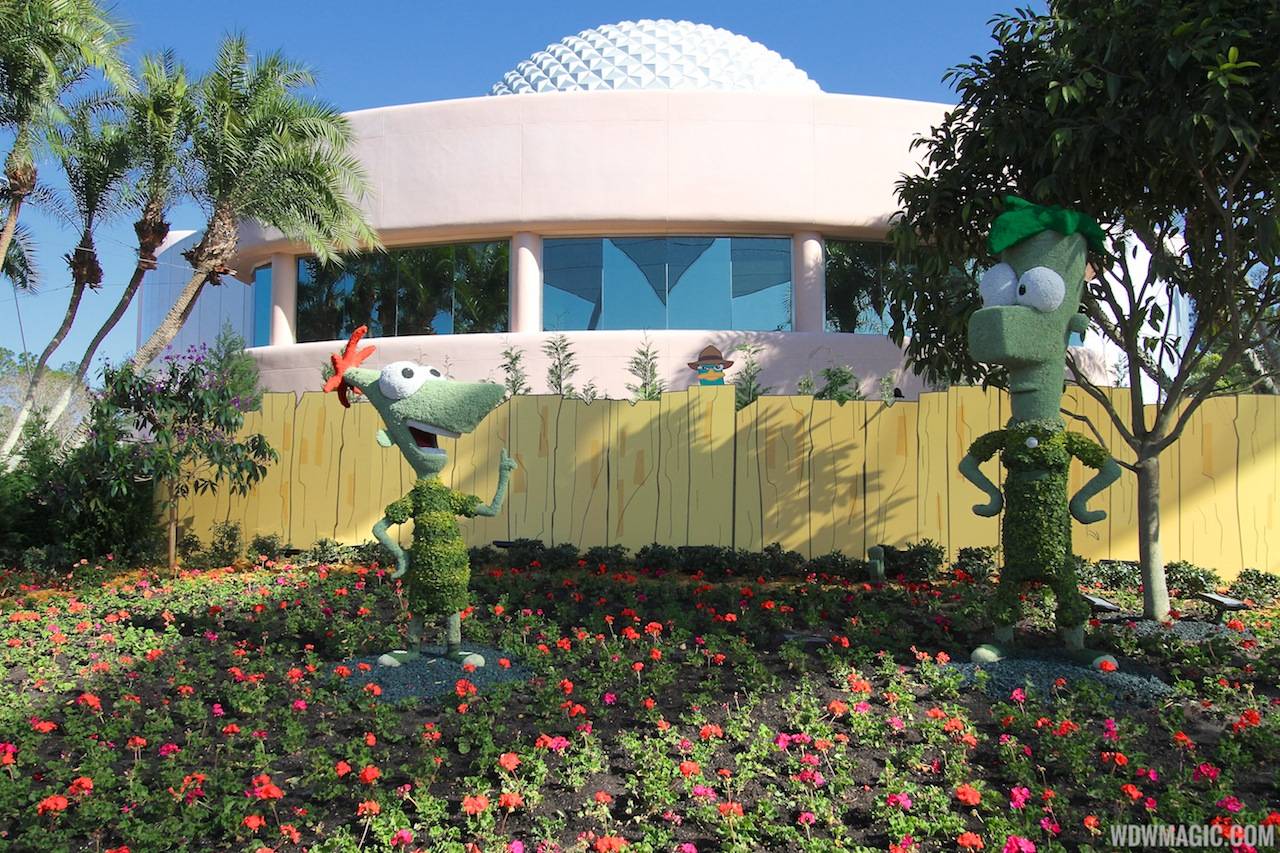 2013 Epcot Flower and Garden Festival - Phineas and Ferb topiary