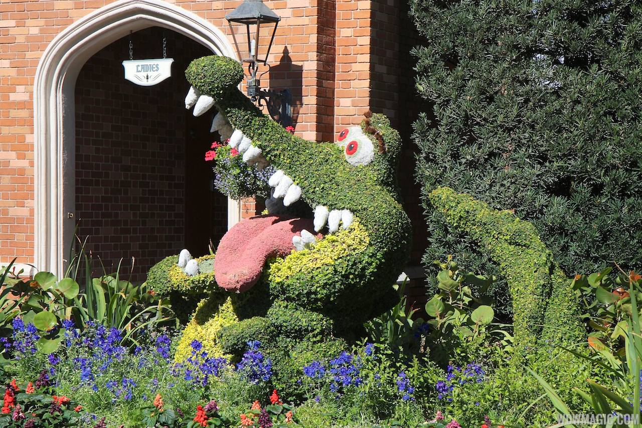 2013 Epcot Flower and Garden Festival - Peter Pan topiary at the UK