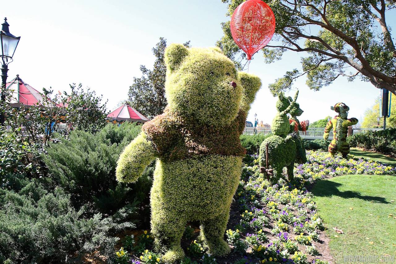 2013 Epcot Flower and Garden Festival - UK Pavilion Winnie the Pooh topiary