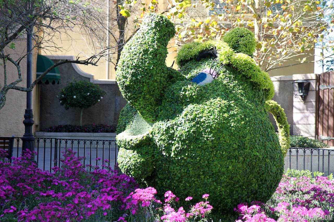 2013 Epcot Flower and Garden Festival - Beauty and the Beast topiary