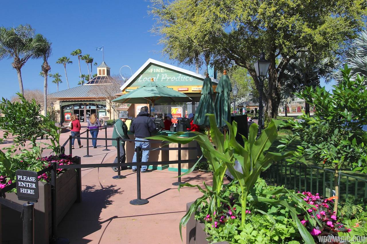2013 Epcot Flower and Garden Festival - Garden Marketplace - Florida Fresh kiosk