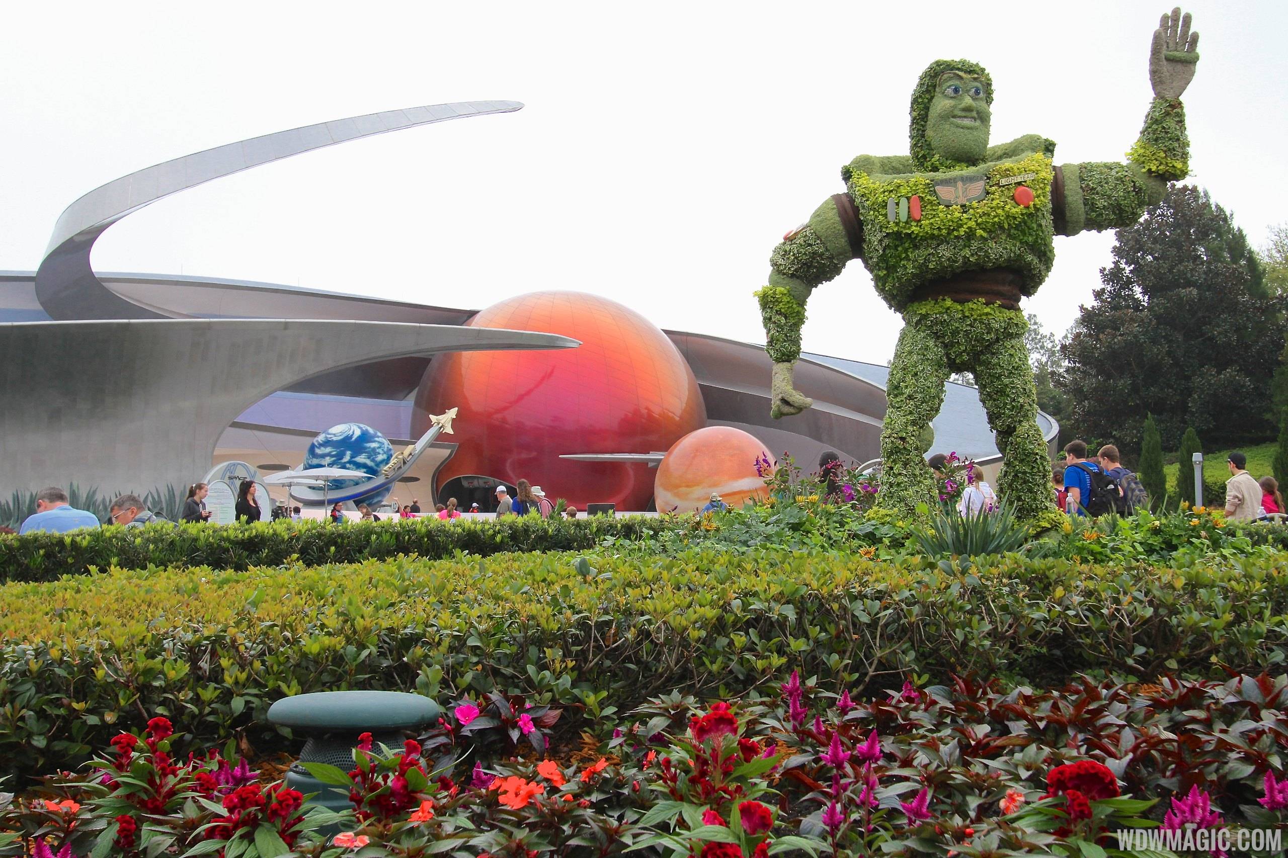 2014 Epcot Flower and Garden Festival - Buzz Lightyear topiary