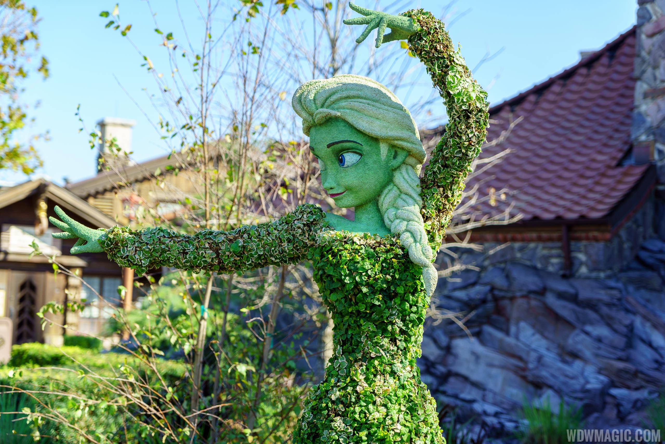 2016 Epcot International Flower and Garden Festival - Elsa topiary
