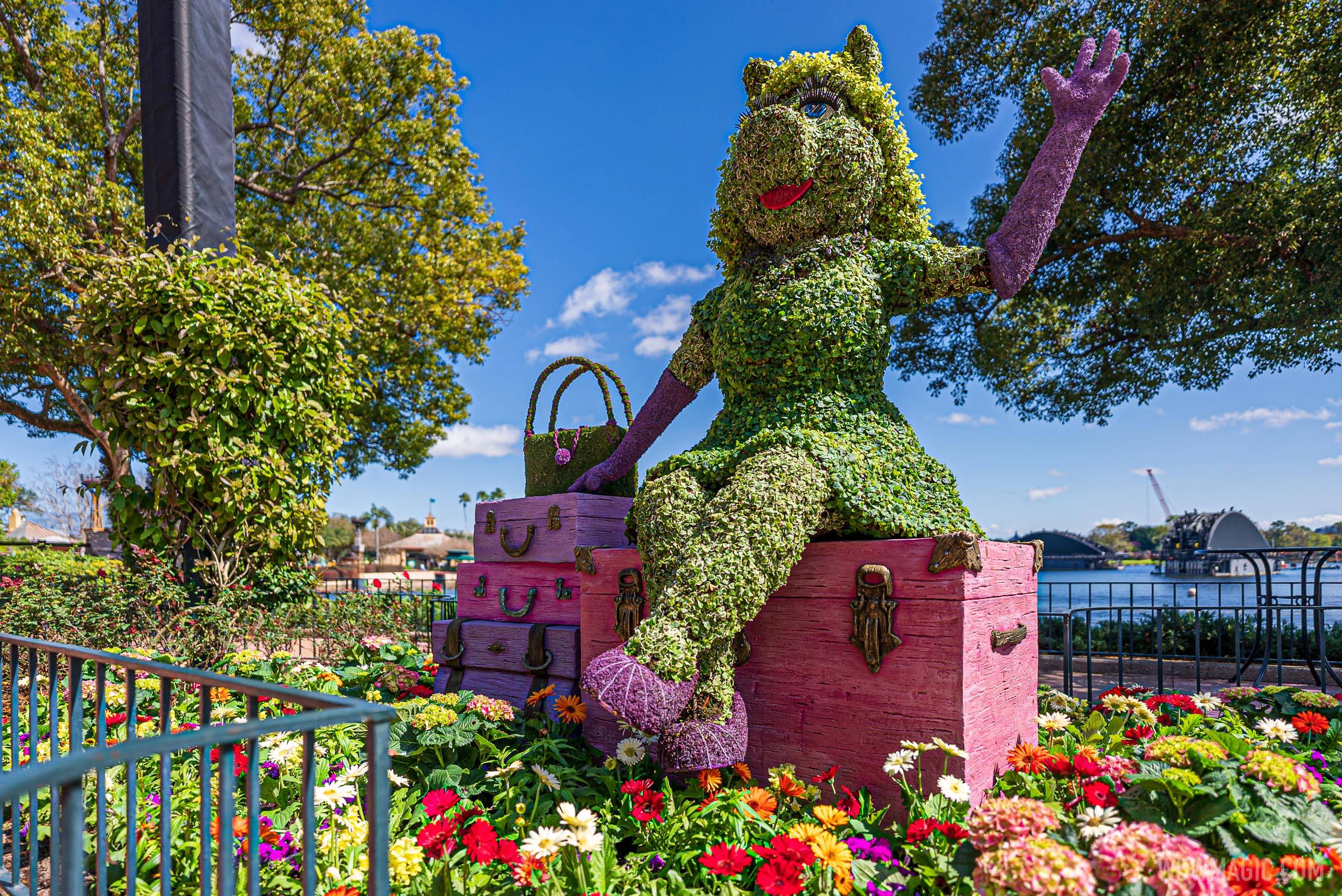 Miss Piggy – Between United Kingdom and Canada Pavilions