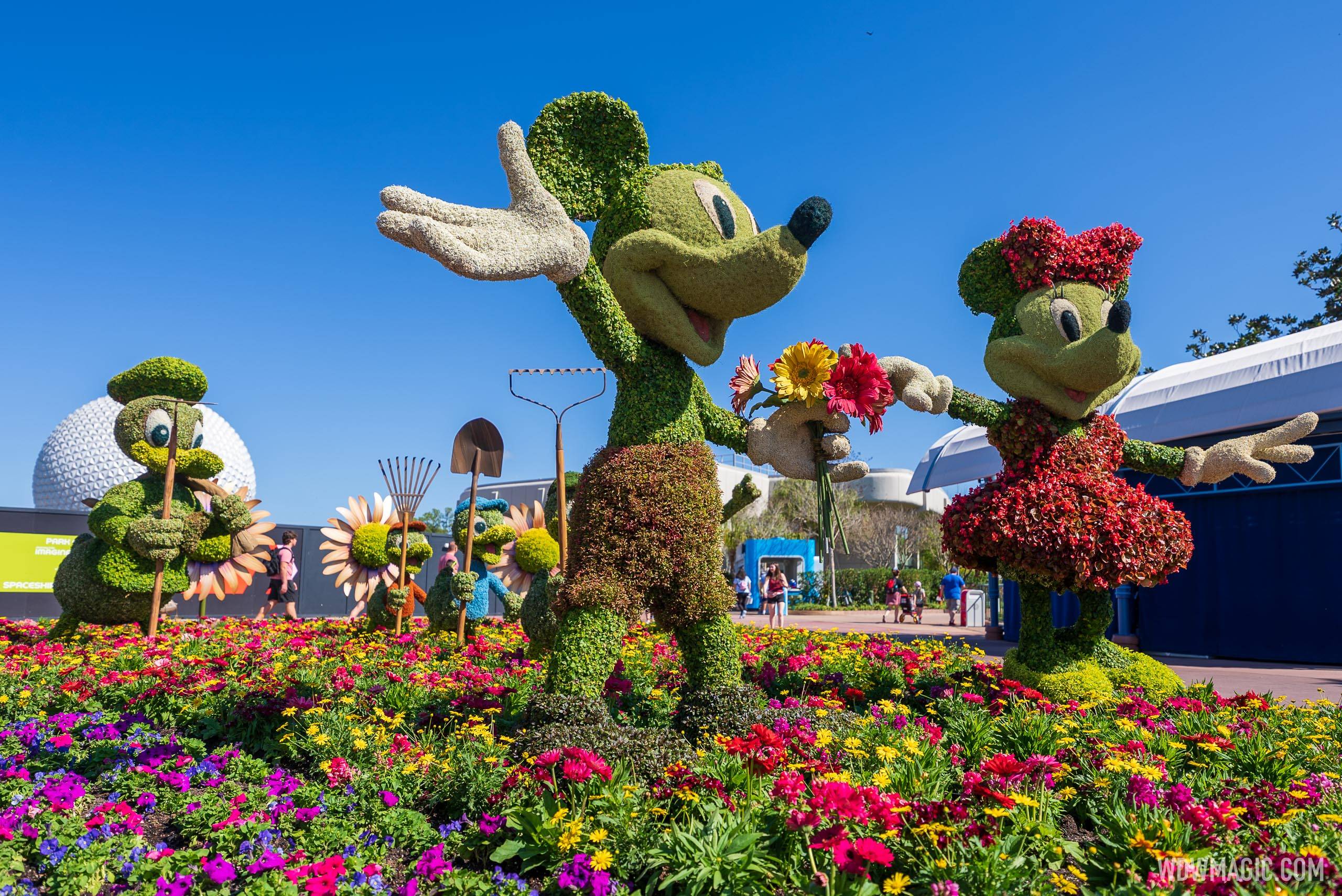 Mickey Mouse, Minnie Mouse, Donald Duck, Daisy Duck, Huey, Dewey and Louie – Bridge to World Showcase