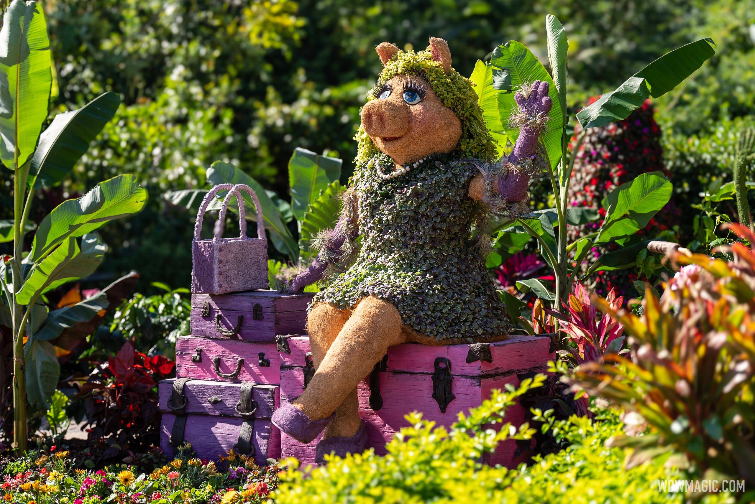 Miss Piggy, World Showcase – Between France and Morocco Pavilions