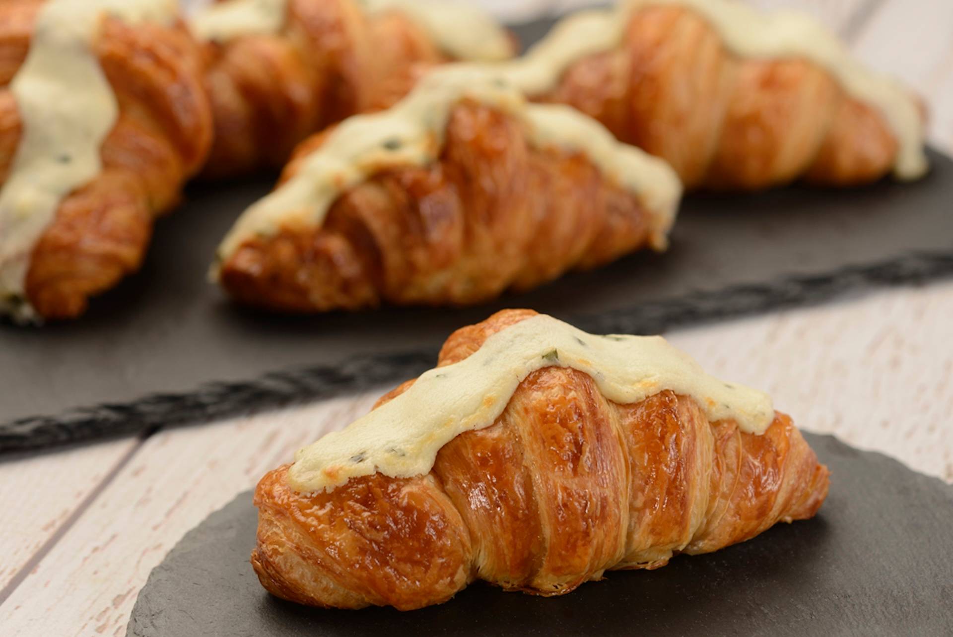 Croissant au Fromage de Chevre, Herbes et Ail Rotie: Croissant with goat cheese, herbs, and roasted garlic