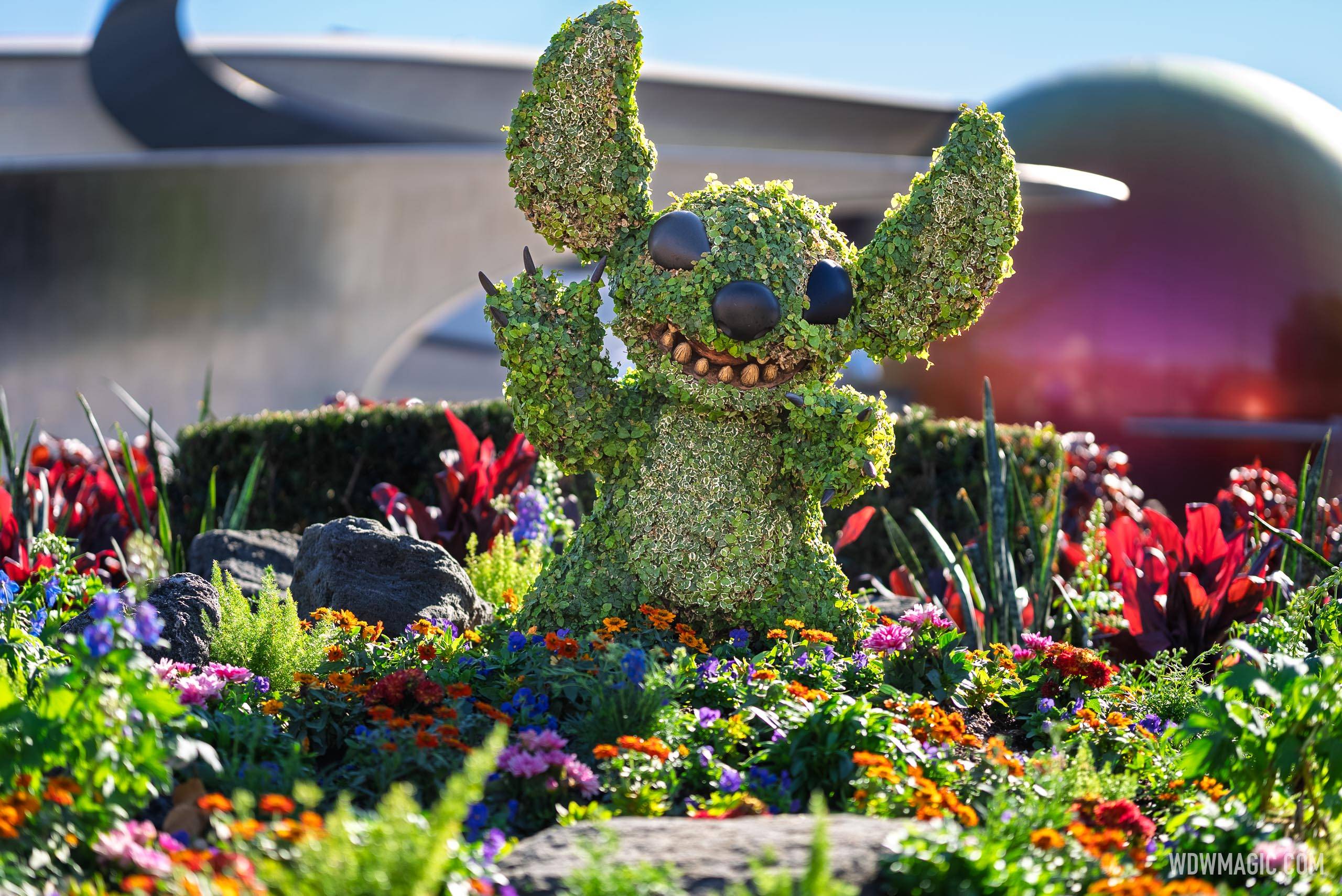 Stitch in World Discovery, near Mission: SPACE