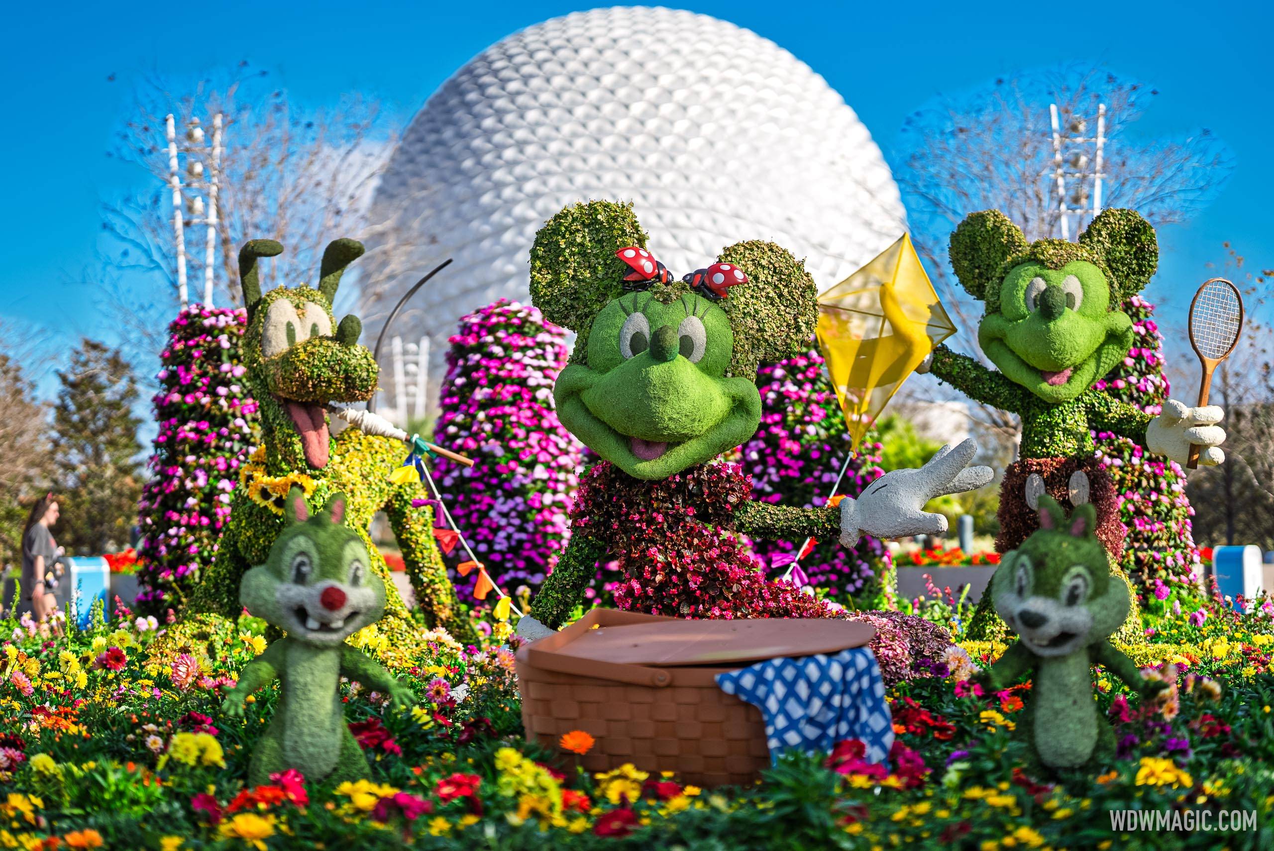 Mickey Mouse, Minnie Mouse, Chip ‘n’ Dale and Pluto in World Celebration