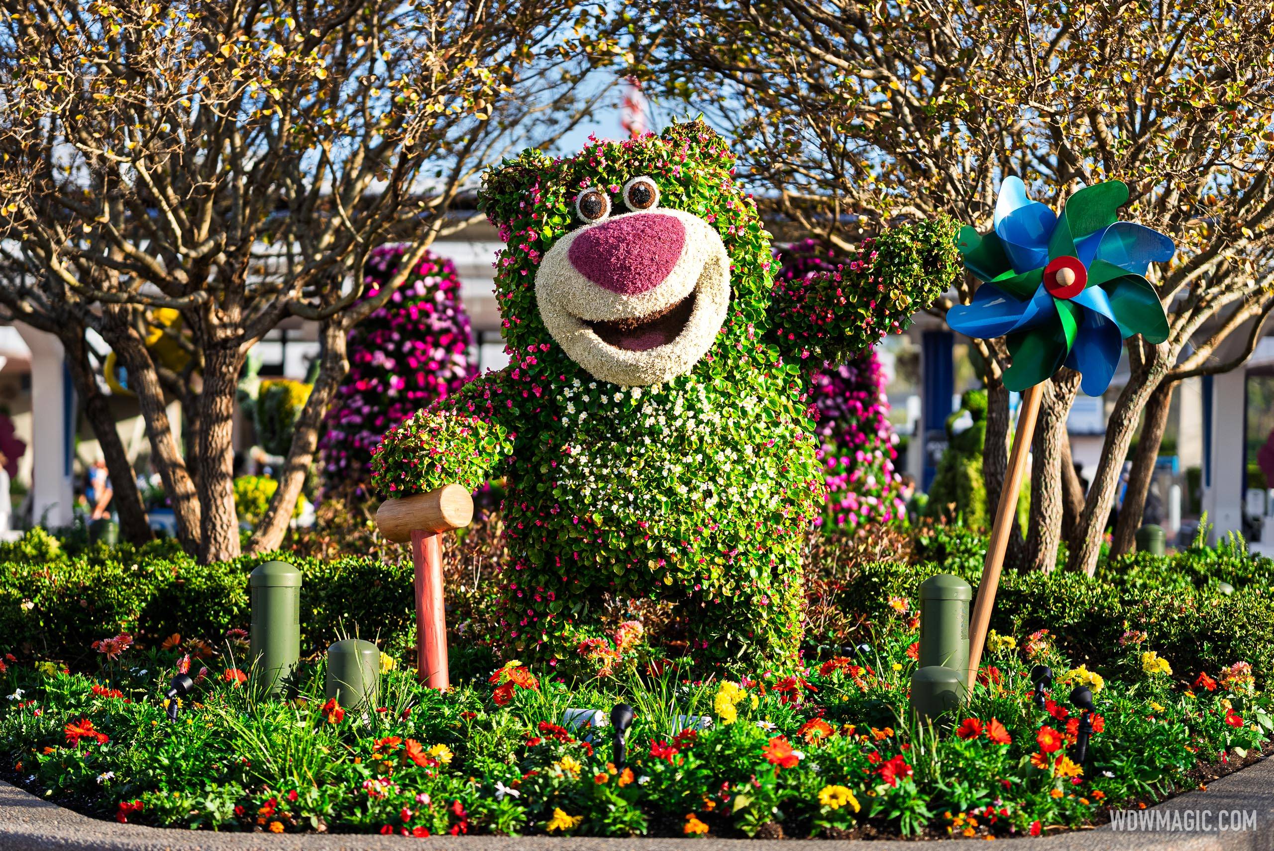EPCOT's Strawberry-Scented Lotso Topiary Up Close